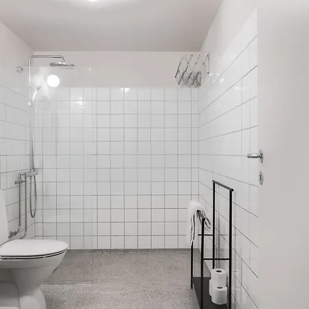 Queens Courtyard Apartman *