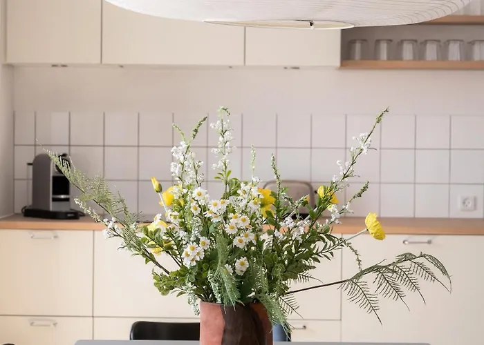 Apartment Queens Courtyard By Daniel&jacob's